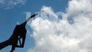 Por las nubes: las naftas aumentaron casi un 40 por ciento en el último año