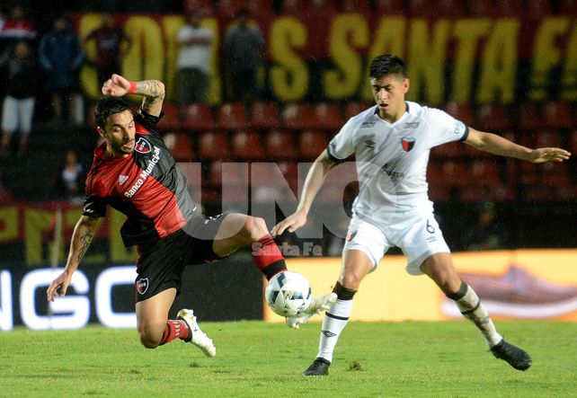 Con un gol de Maxi Rodríguez sobre el cierre del partido, Newells venció 2 a 1 a Colón
