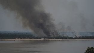 Humo imparable. El aire se tornó nuevamente irrespirable en Rosario y el malestar de los ciudadanos estalló en las redes.