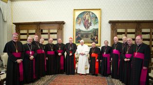 El Vaticano considera adelantar el cónclave para elegir al nuevo Papa