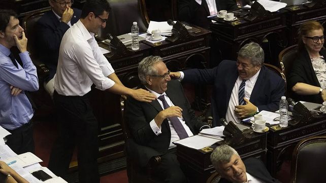 En medio de la sesión en Diputados sonó la marcha nupcial