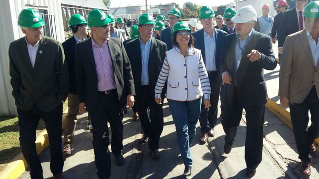 Bullrich hoy durante su visita a la Asociación de Cooperativas Argentinas en San Lorenzo