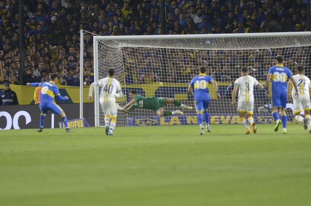 La revancha. Servio se lo saca a Pol Fernández.