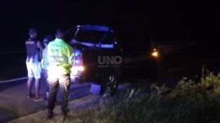 Colocaron piedras y escombros en la autopista y asaltaron de manera violenta a un conductor