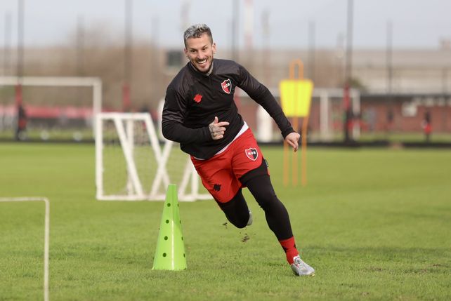 Newells recupera al Pipa Benedetto y lo espera con los brazos abiertos para el choque con Central Córdoba