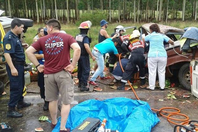 Un choque frontal entre un auto y una camioneta provocó otra muerte en la Autovía Artigas