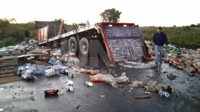 Un vuelco con suerte sobre la ruta provincial 4