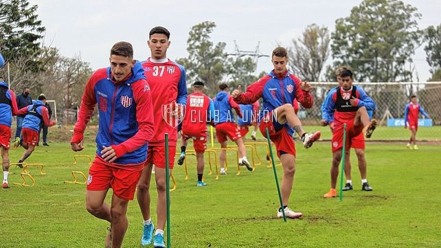 El plantel de Unión retomó los entrenamientos este lunes desde las 15 en Casasol.