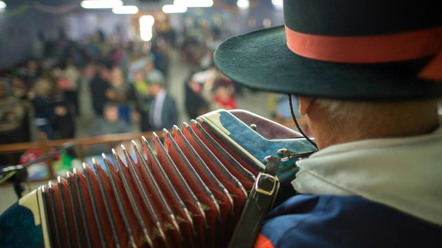 La música litoraleña se expresa a través del chamamé.