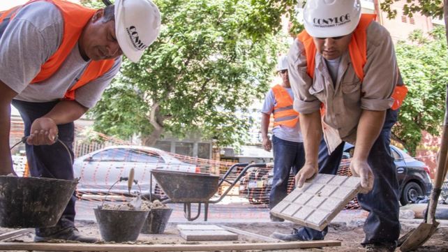 Comenzó un fuerte plan de veredas tanto para el centro como para los barrios de Rosario