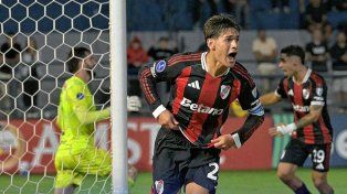 River Plate le ganó sobre la hora a RB Bragantino en Brasil y lidera su grupo