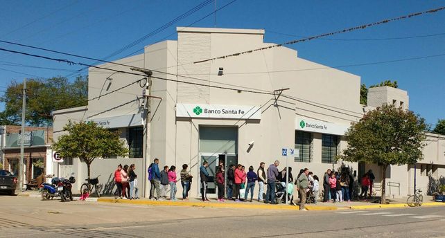 La falta de cajeros automáticos, una realidad que afecta a los vecinos de la Costa