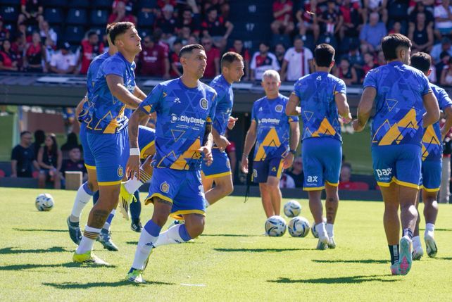 Ángel Di María, Marco Ruben y el resto del plantel de Central.