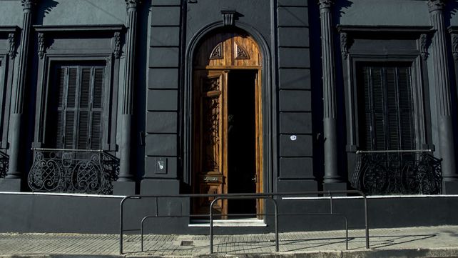 Robaron costosa guitarra de un espacio cultural de Paraná