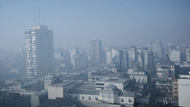 Humo y cielo despejado. Las quemas también contribuyen a la falta de precipitaciones.