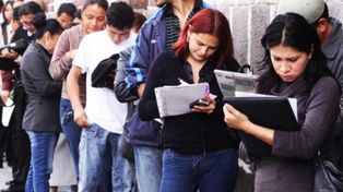 Empleo joven, la primera estación de la crisis laboral