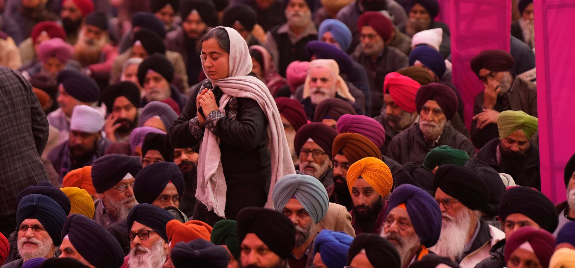 Devotos sikhs se reúnen para rendir homenaje en un templo en el aniversario del nacimiento de Guru Gobind Singh, el décimo gurú sikh, en Jammu, India, el lunes 5 de enero de 2026. (Foto AP/Chann Anand) Devotos sikhs se reúnen para rendir homenaje en un templo en el aniversario del nacimiento de Guru Gobind Singh, el décimo gurú sikh, en Jammu, India, el lunes 5 de enero de 2026. (Foto AP/Chann Anand)
