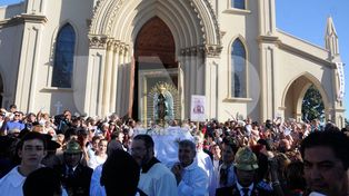 Cientos de santafesinos peregrinaron este sábado junto a la Virgen de Guadalupe