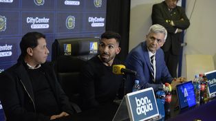 Central presentó a Tevez y se presagiaba que llegarían refuerzos de renombre. Gordillo y Carloni gestionaron algunas incorporaciones.