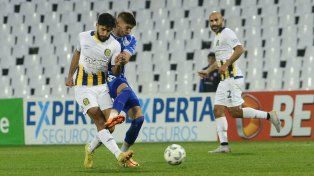 Facundo Mallo no aguantó los 90 minutos en Mendoza. Fue reemplazado en el final del encuentro.