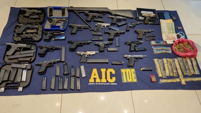 El arsenal de armas secuestradas en distintos operativos de saturación.