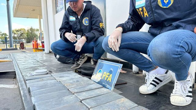 La Policía Federal detuvo a cuatro personas a la altura de Ramallo que transportaban más de 20 kilos de cocaína.&nbsp;