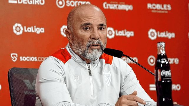 Sampaoli protagonizó un tenso cruce con un periodista en la conferencia de prensa de Sevilla.