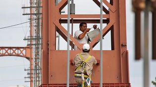 Con la nueva iluminación LED, el Puente Colgante resaltará su fisonomía y estructura