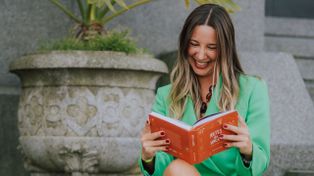 Un libro sobre oficios de Rosario llega a la Bienal de Diseño de Madrid