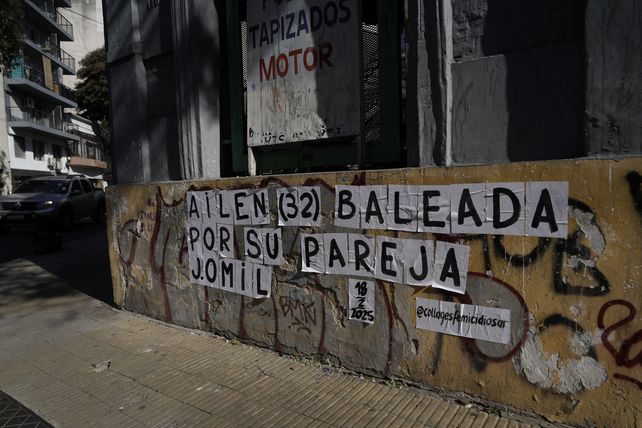 Collages callejeros para denunciar la violencia contra las mujeres