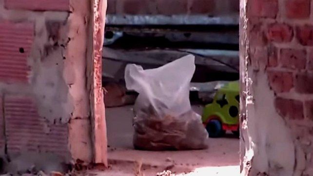 El martes la policía se llevó una bolsa con restos de la casa de Valle Hermoso al 1200.