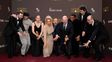 Philip Barantini, de izquierda a derecha, Owen Cooper, Erin Doherty, Hannah Walters, Stephen Graham, Andy Cooper, Ashley Walters, Jeremy Kleiner y Jack Thorne posan en la sala de prensa con el premio a la mejor miniserie, serie antológica o película para televisión por Adolescent durante la 83.ª edición de los Globos de Oro el domingo 11 de enero de 2026 en el Beverly Hilton de Beverly Hills, California. (Foto AP/Chris Pizzello) Philip Barantini, de izquierda a derecha, Owen Cooper, Erin Doherty, Hannah Walters, Stephen Graham, Andy Cooper, Ashley Walters, Jeremy Kleiner y Jack Thorne posan en la sala de prensa con el premio a la mejor miniserie, serie antológica o película para televisión por Adolescent durante la 83.ª edición de los Globos de Oro el domingo 11 de enero de 2026 en el Beverly Hilton de Beverly Hills, California. (Foto AP/Chris Pizzello)