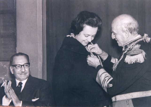En 1961 Rosa Clotilde recibe, por parte del pintor Benito Quinquela Martin, el reconocimiento 