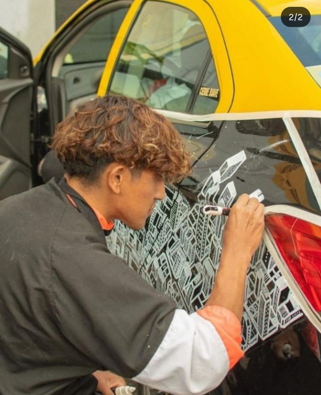 Taxis con arte local: buscan transformar los autos de Rosario en un museo sobre ruedas
