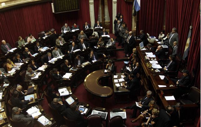 La Cámara de Senadores debate el polémico proyecto sobre la muerte digna.