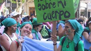 Legalización del aborto: todas las voces de un debate sobre opciones y derechos