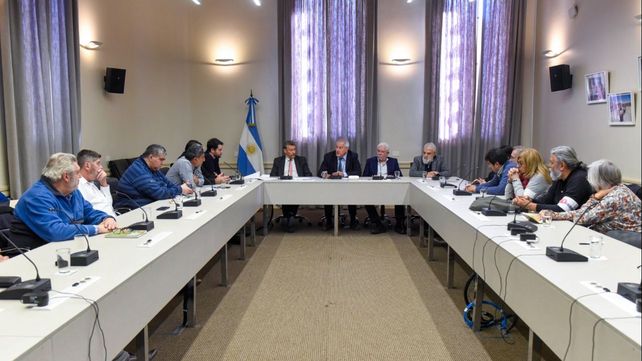 Los docentes universitarios acordaron con el gobierno nacional adelantar plazos y mejorar porcentajes salariales de las paritarias.&nbsp;
