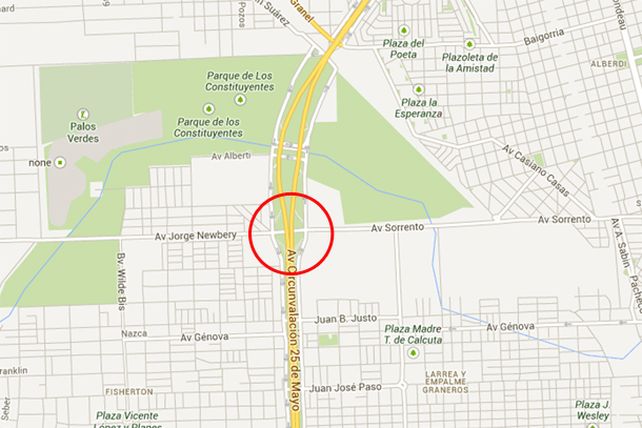 Un camión cisterna con combustible chocó y ardió en Circunvalación en Rosario