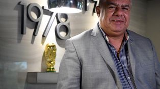 Claudio Tapia seguir&aacute; al frente de la entidad madre del f&uacute;tbol argentino hasta 2025.