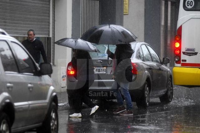 Cayeron más de 60 milímetros y la lluvia continuará hasta la noche