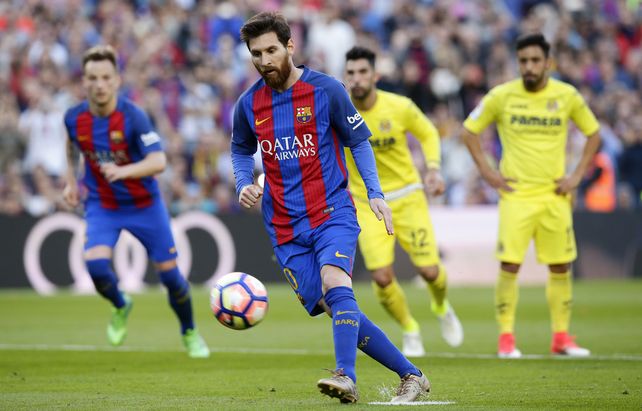 Con un doblete de Messi, Barcelona goleó al Villarreal y se mantiene bien arriba