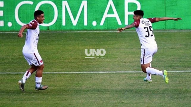 Así recibieron a Farías después de su primer gol en Colón