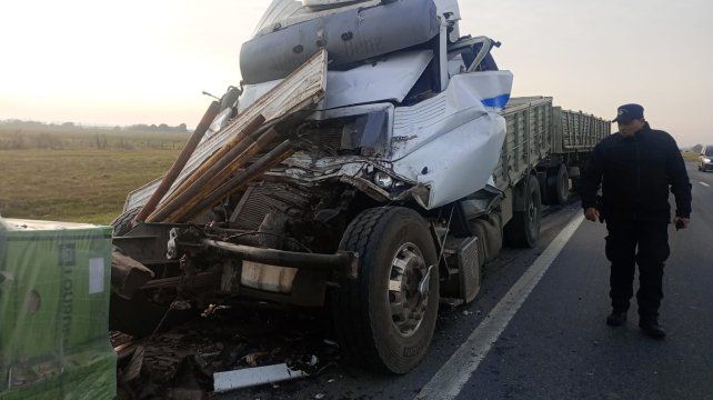 El choque ocurrió a las 6 de la mañana en la mano que va hacia Rosario.