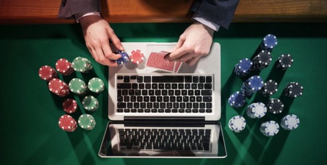 Similitudes entre el póker y los negocios