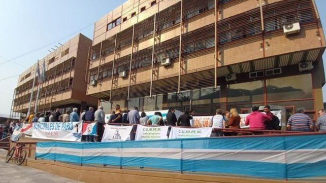 Trabajadores municipales de Concepción del Uruguay catalogaron de humillantes sus salarios