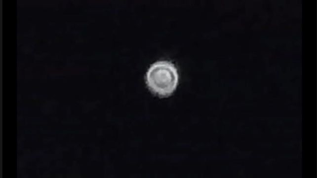 ¿Ovnis en Valeria del Mar? Videos muestran luces extrañas de madrugada sobre la costa