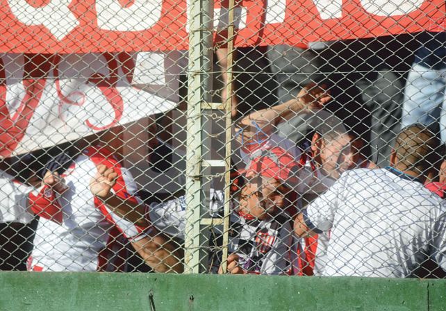 Barrabravas: el gas pimienta también está en Santa Fe