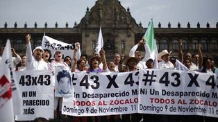 Peña Nieto partió a Asia con un México enfurecido por 43 alumnos desaparecidos
