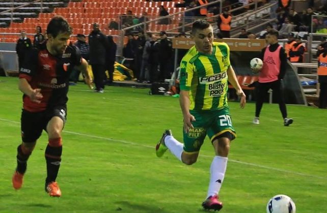 Buen debut para Colón: con goles de Blanco y Lagos, venció 2 a 0 a Aldosivi