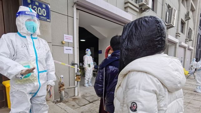 Covid-19: OMS levantó el alerta máxima por la pandemia